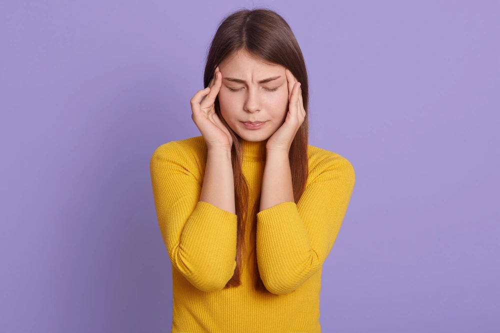 Keçməyən baş ağrısı. Əsas səbəbləri nələrdir?